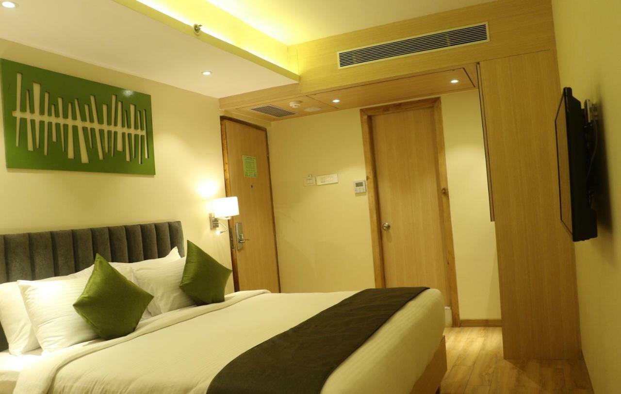 Regenta Central Harsha Vapi Pārdi Exterior foto