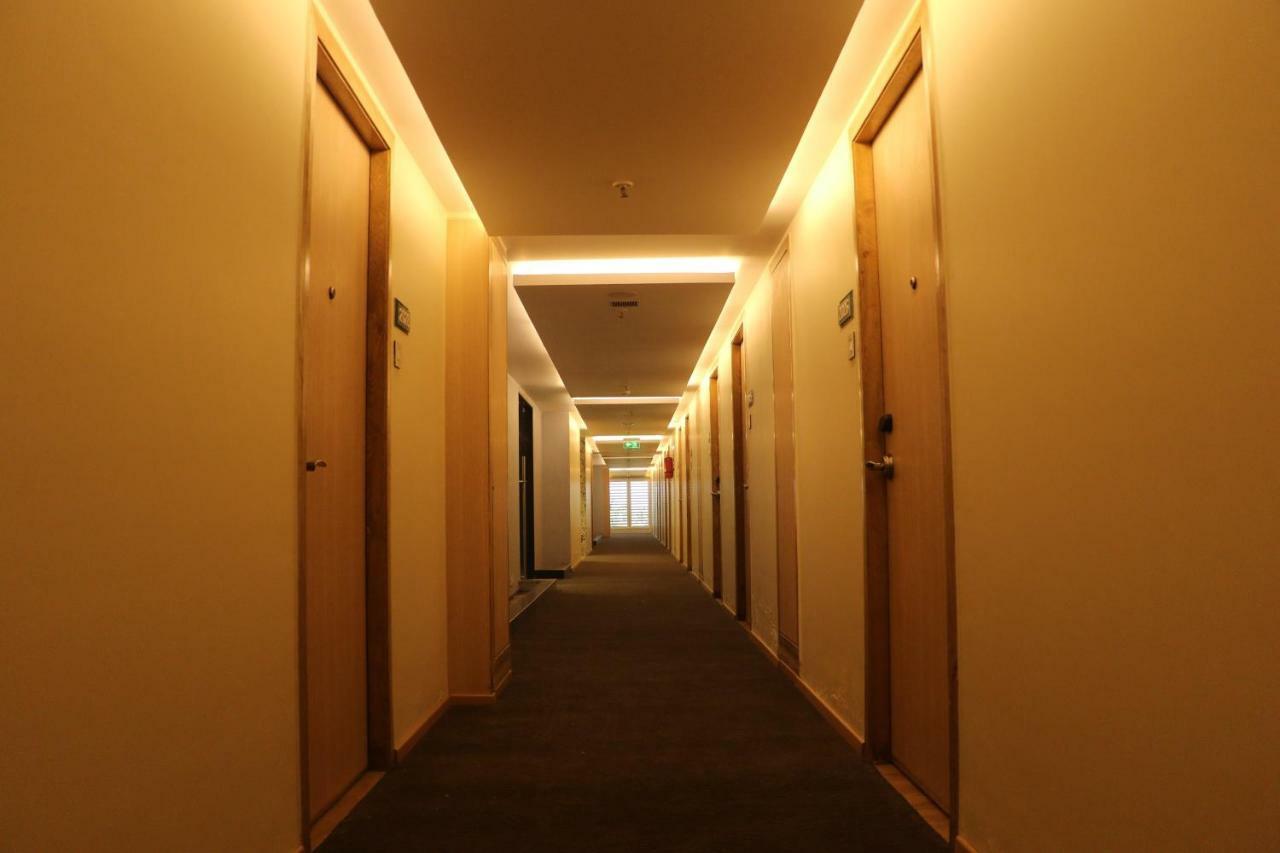Regenta Central Harsha Vapi Pārdi Exterior foto